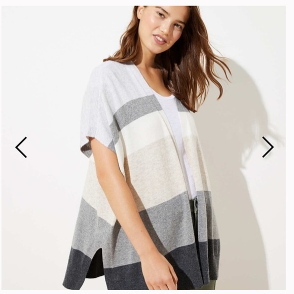 🌸 3/$25 LOFT | Grey Colourblock Open Poncho Sweater - Picture 1 of 7